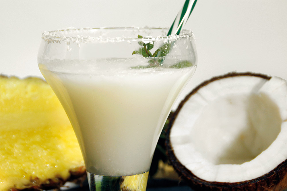 Zumo de piña y coco