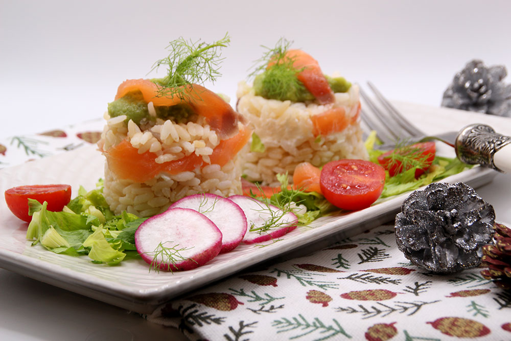 Canapés de arroz con salmón y queso