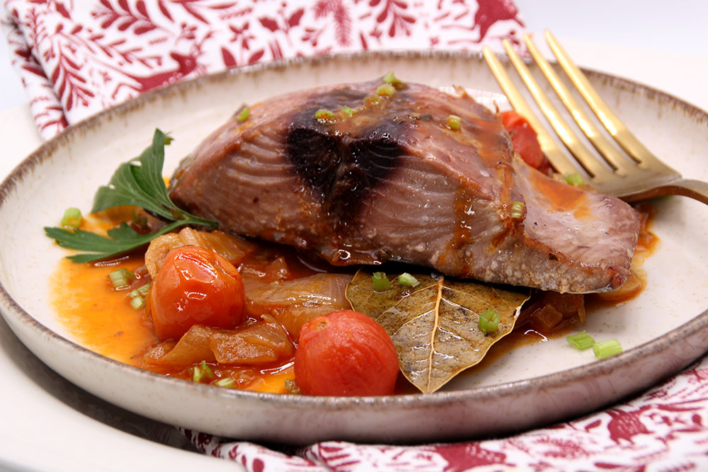 Bonito encebollado al pimentón