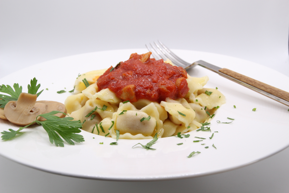 Pasta fresca al huevo con salsa piamontesa
