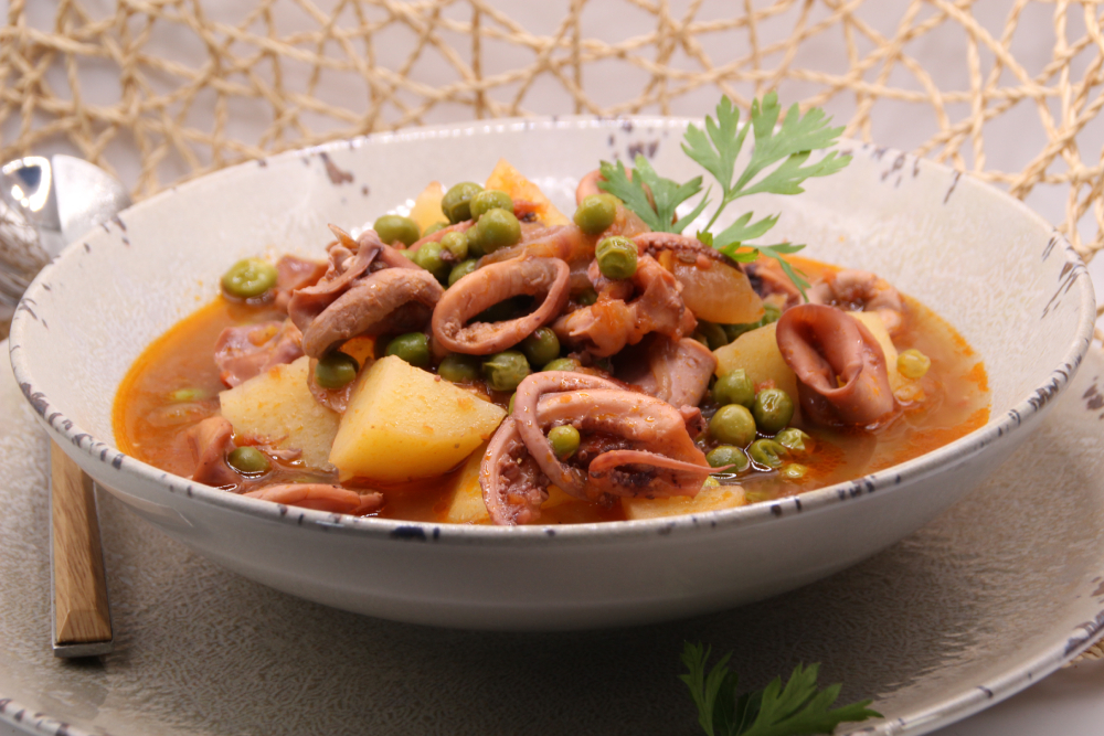 Caldeirada de lulas con marisco