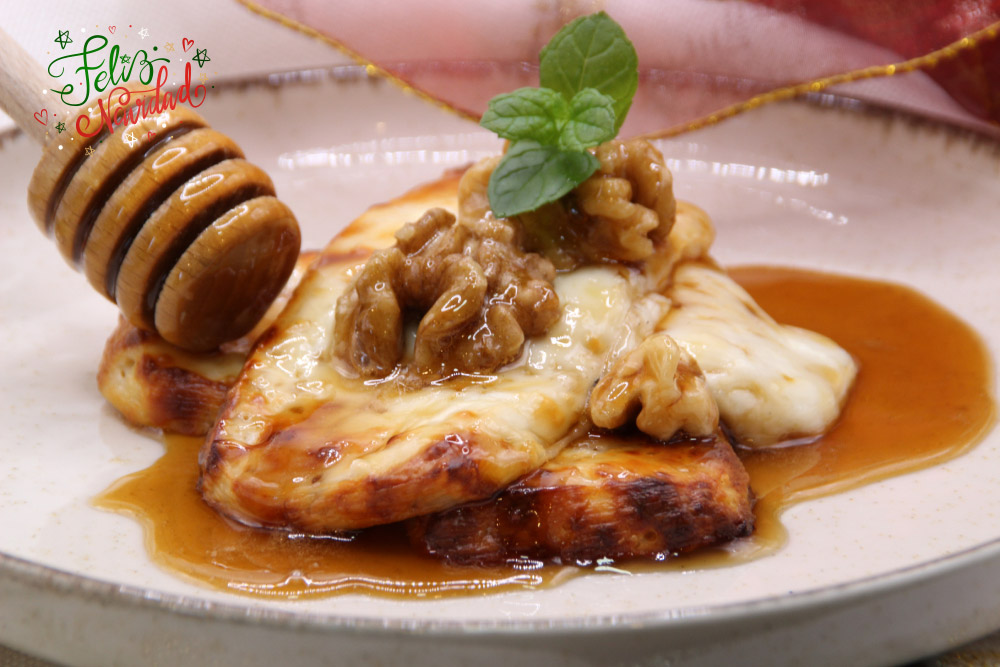 Queso a la plancha con miel y nueces