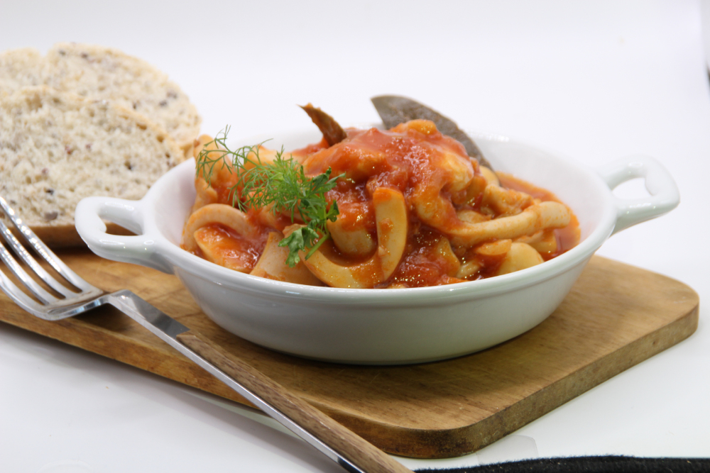 Sepia con tomate