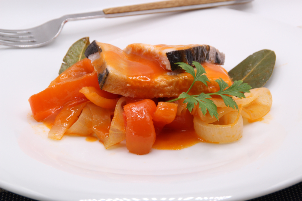Pez espada con salteado de verduras